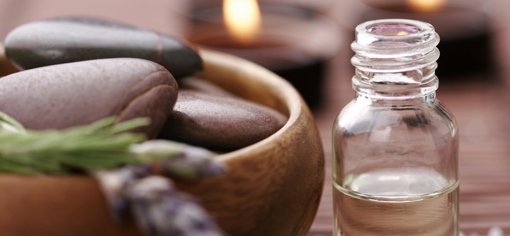 Comment faire du parfum avec des huiles essentielles ?
