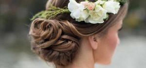 Les tendances coiffures 2018 pour être la plus belle aux mariages cet été